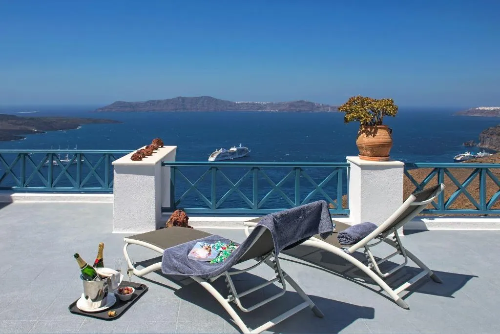 Room, Golden Grey Goose, Santorini