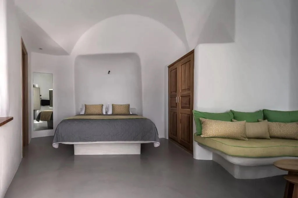 VILLA HONEYMOON Room, La Perla Villas and Suites, Santorini