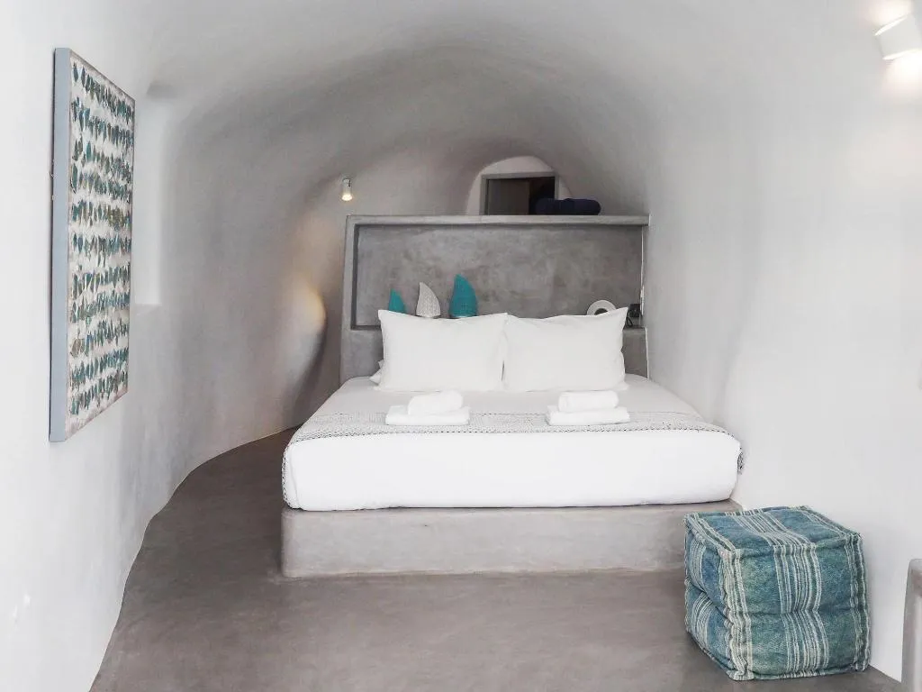 Room, Danae Suites, Santorini