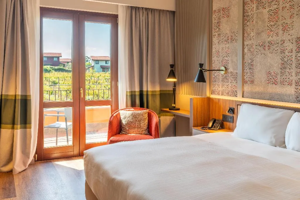 DOUBLE WITH BALCONY WITH VIEWS Room, Picciolo Etna Golf Resort & Spa, Curio Collection, Catania