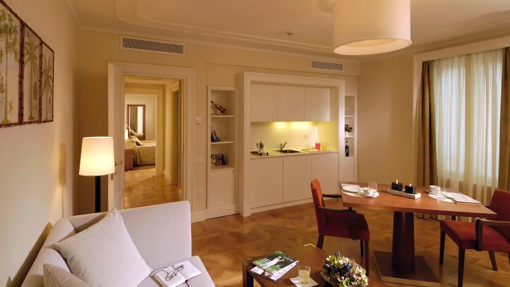 JUNIOR SUITE PRESTIGE Room, Grand Resort Du Lac Et Du Parc, Milan
