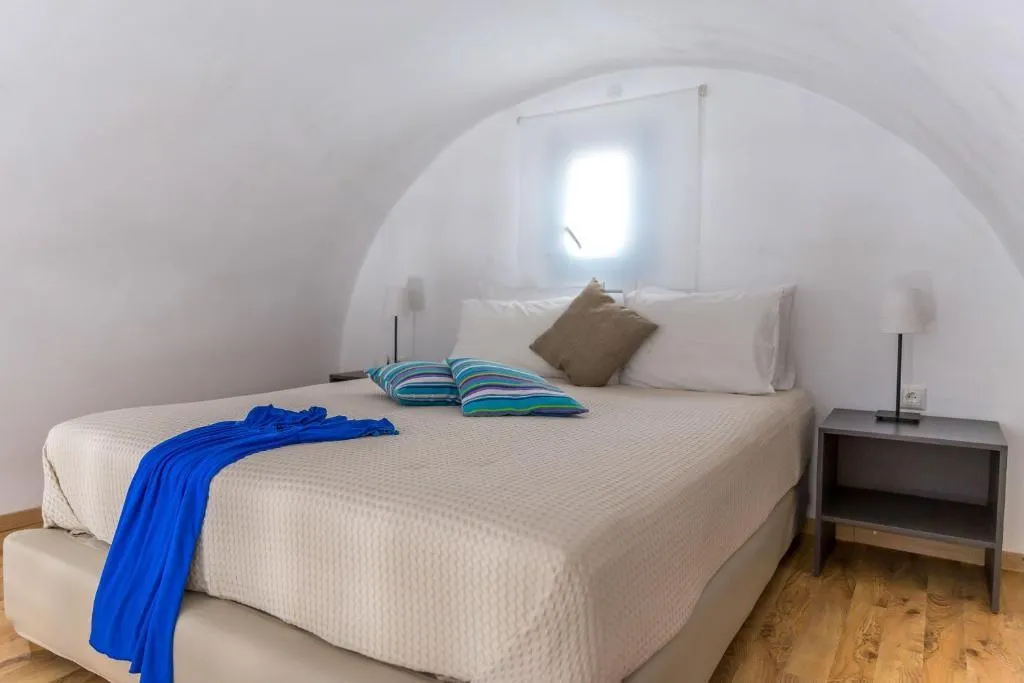JUNIOR SUITE SEA VIEW Room, Caldera Romantica, Santorini