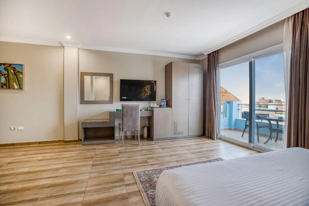 Room, Mamluk Pyramids Hotel, Cairo