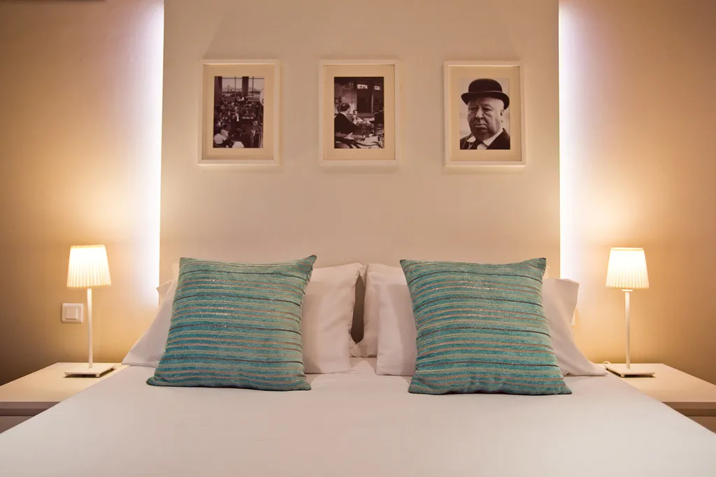 APARTMENT CAPACITY 4 TWO BEDROOMS Room, Apartment in the Centre, Madrid