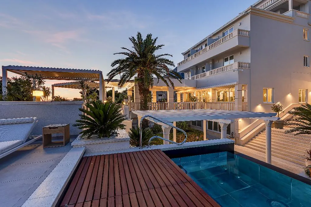 Pool, Laurentum, Split