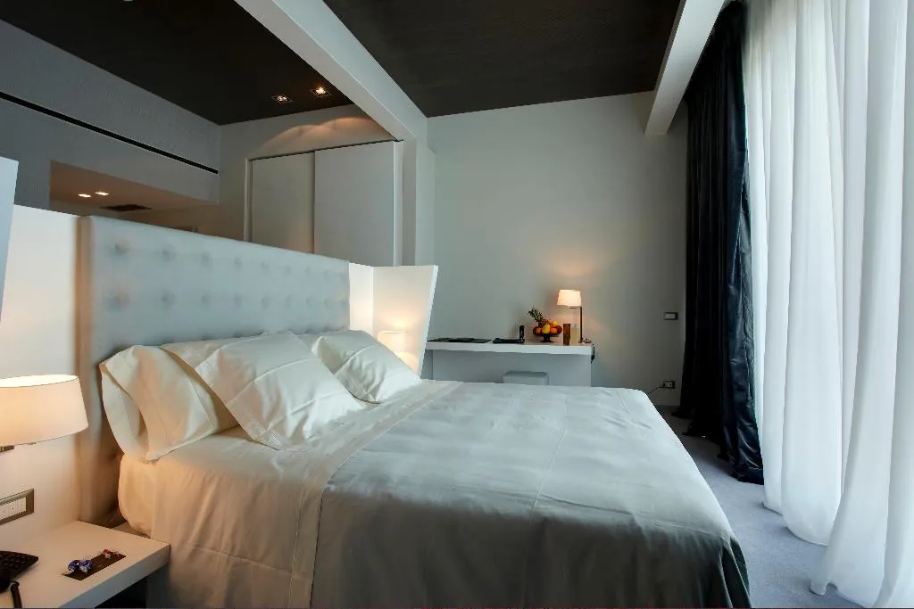 JUNIOR SUITE EXECUTIVE KING BED Room, Devero Hotel & Spa, BW Signature Collection, Milan