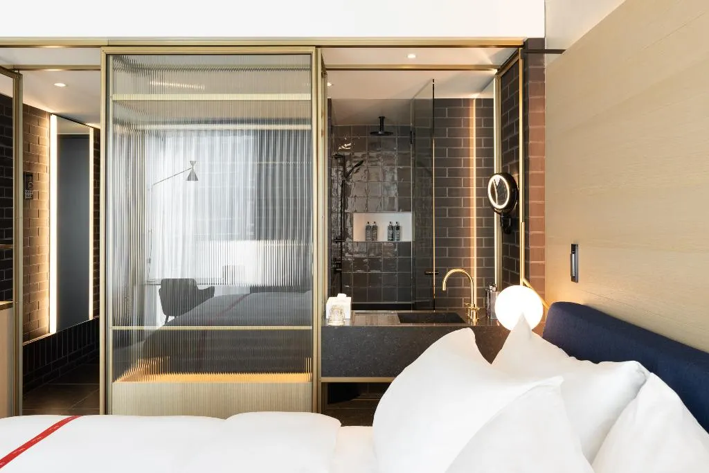 SINGLE STANDARD Room, Ruby Emma Hotel Amsterdam by IHG, Amsterdam