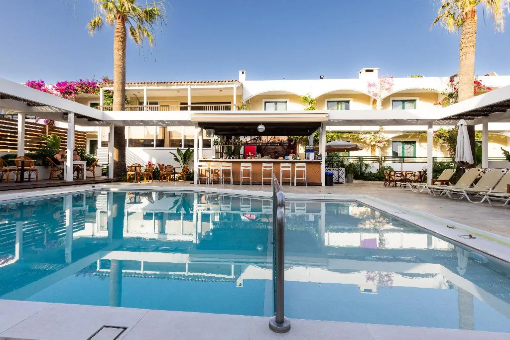 Bar, Trefon Hotel Apartments & Suites, Crete