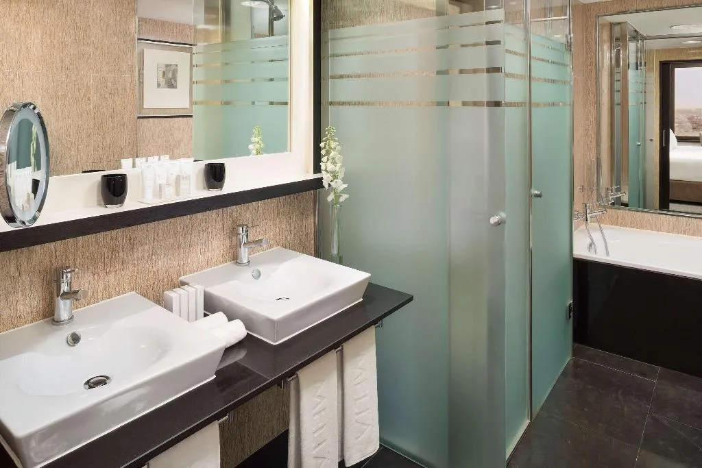 SUITE STANDARD Room, Melia Barcelona Sarria, Barcelona