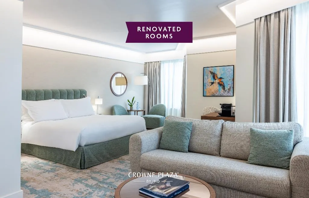 JUNIOR SUITE QUEEN SIZE BED Room, Crowne Plaza Porto, Porto