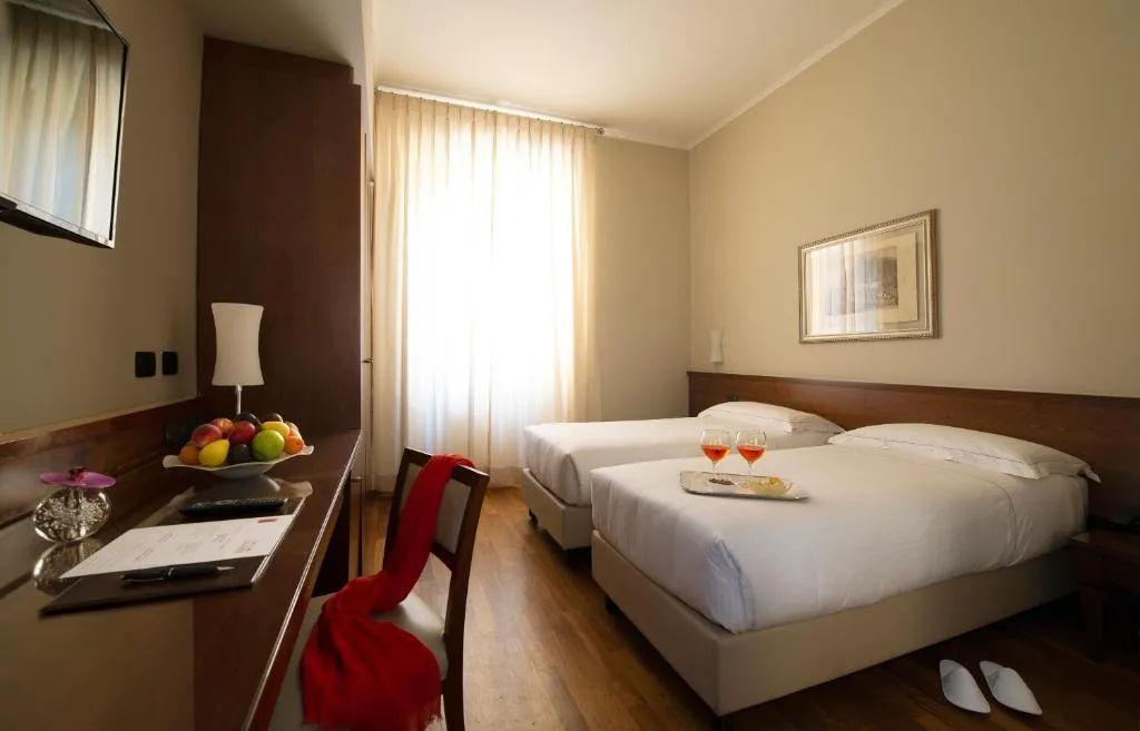 TWIN CLASSIC Room, Fenice Hotel Milan, Milan