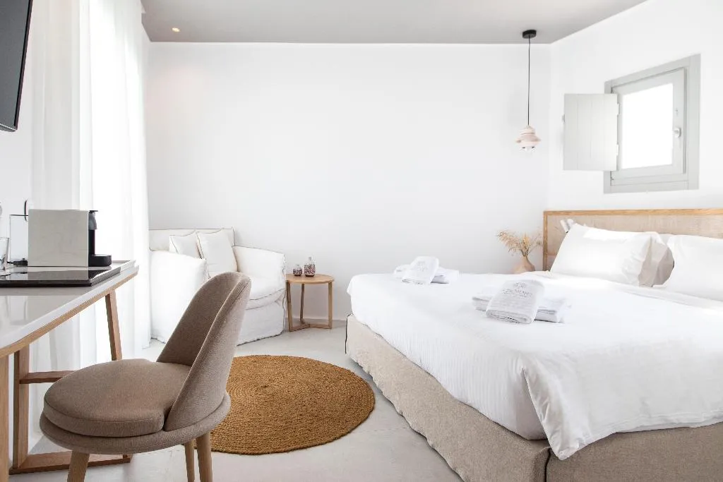 DOUBLE CLASSIC Room, Adorno Suites Mykonos, Mykonos