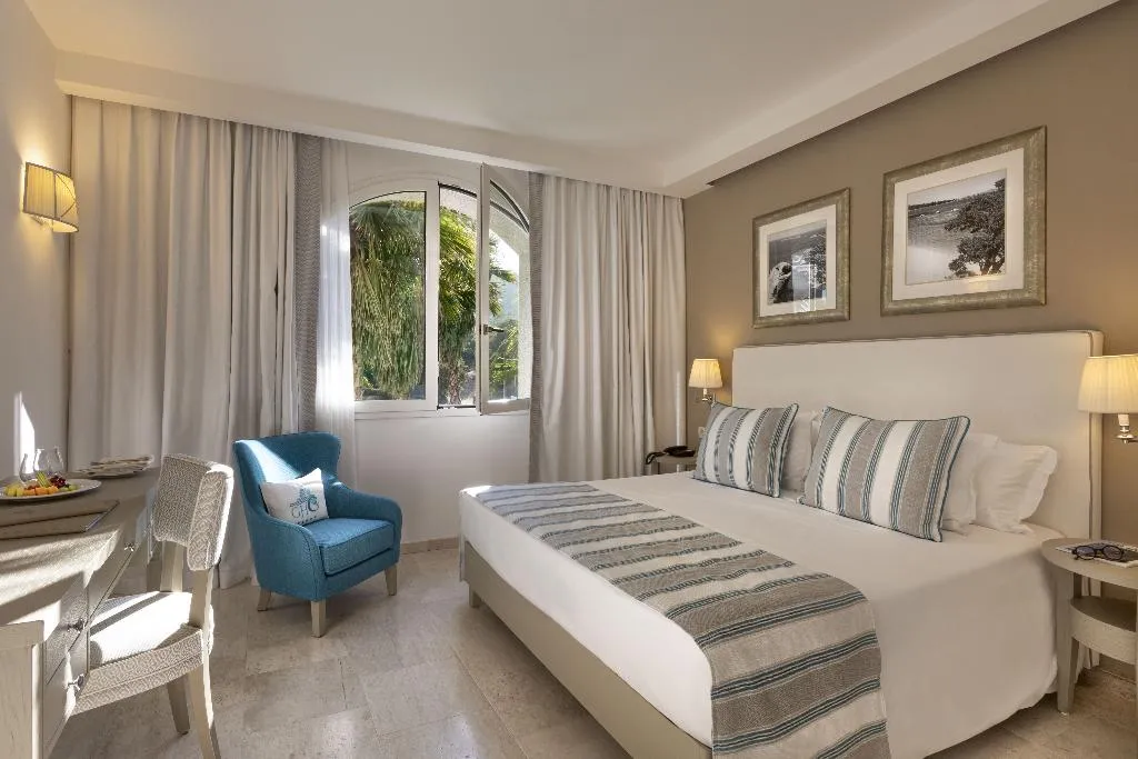 DOUBLE CLASSIC GARDEN VIEW Room, Grand Hotel Cannigione 5*L, Olbia