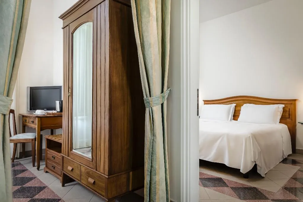 FAMILY ROOM WITH TERRACE Room, Eurostars Centrale Palace, Palermo