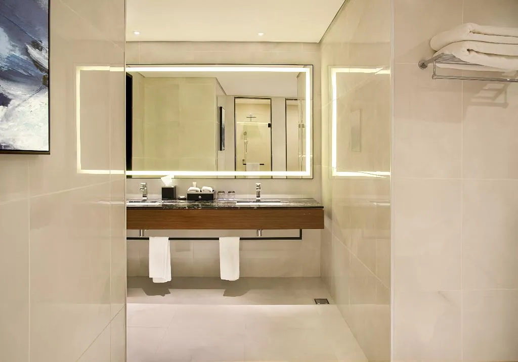 Double or Twin KING BED ONE BEDROOM  Room, Asiana Grand Hotel, Dubai