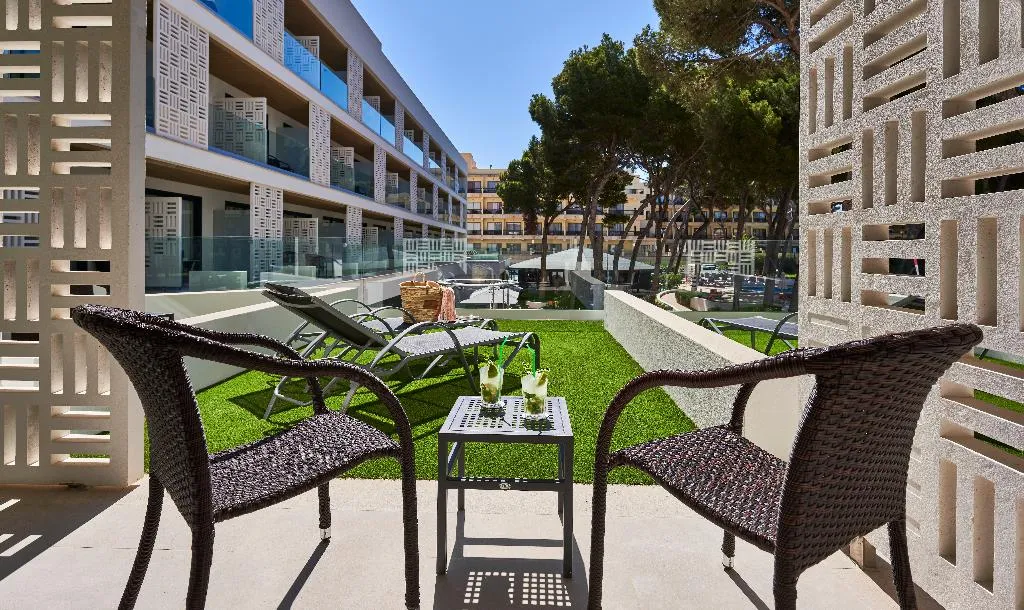 DOUBLE SINGLE USE WITH TERRACE Room, S'Entrador Playa, Majorca