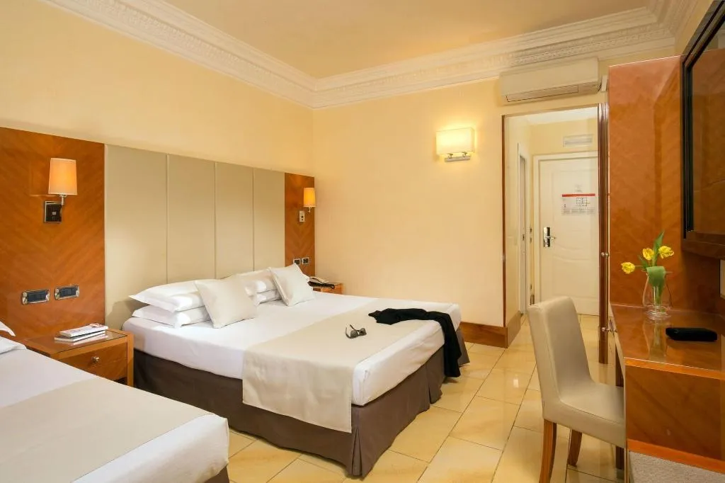 Room, Sonya, Rome