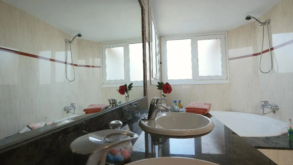 SUITE BEACH FRONT Room, Playacapricho, Costa Almeria