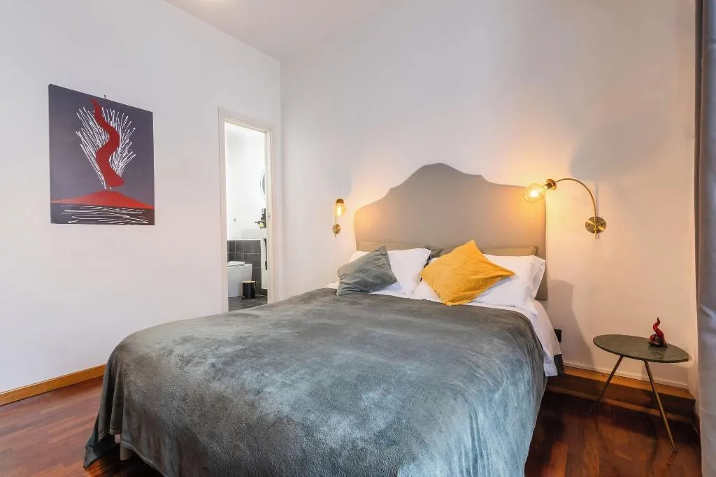 Room, Napolicentro Mare, Naples