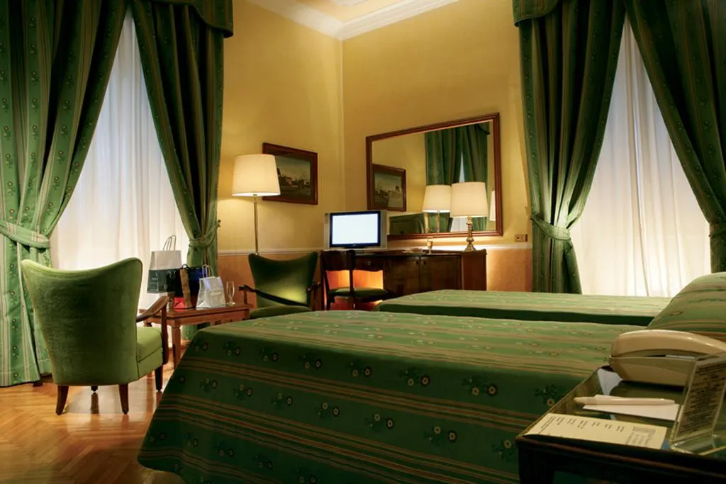 TRIPLE STANDARD Room, Bettoja Hotel Massimo d'Azeglio, Rome