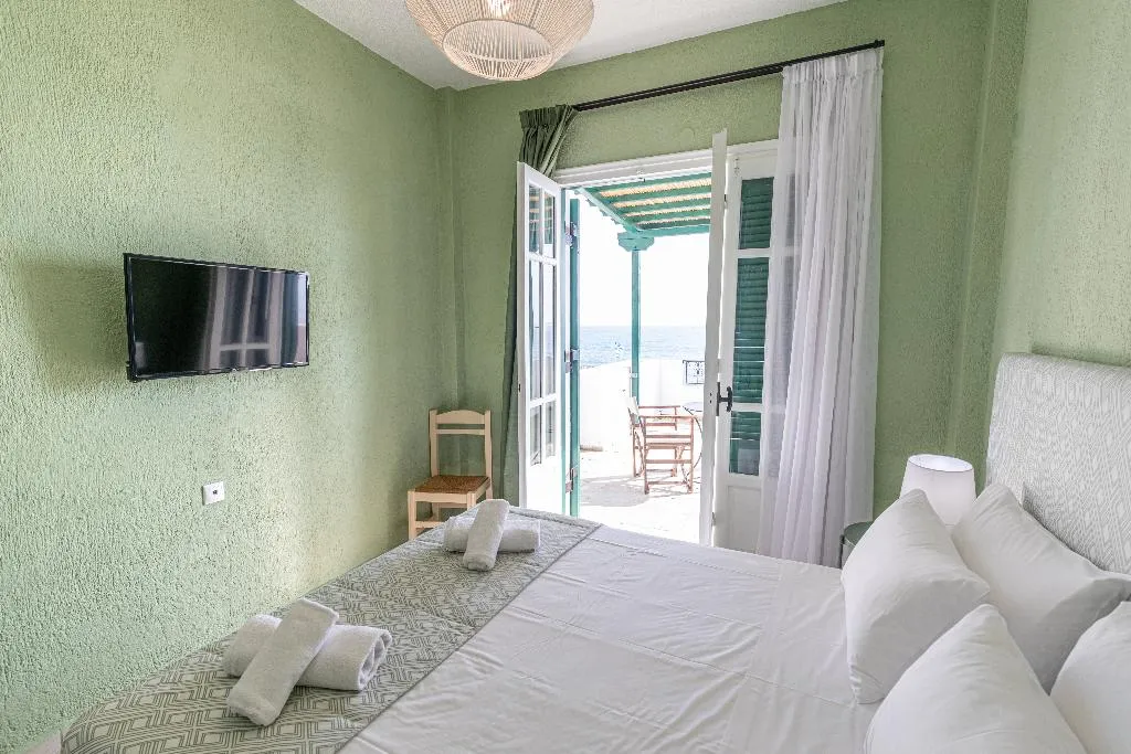 SUITE SEA VIEW CAPACITY 3 Room, Triton Authentic Cretan Hotel, Crete
