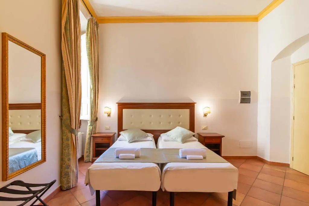 TRIPLE STANDARD Room, Cimabue, Florence