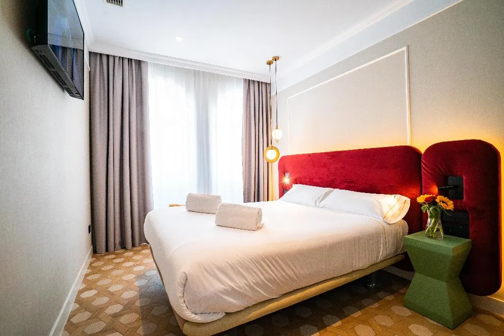 APARTMENT TWO BEDROOMS Room, SmartRental Collection Gran Vía Capital, Madrid