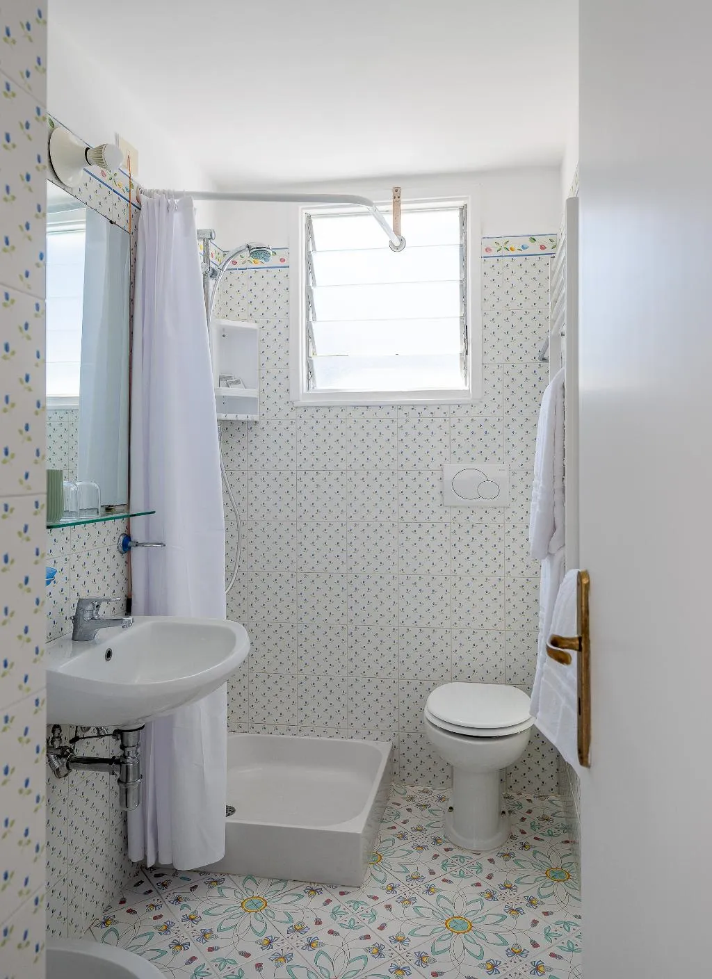 TRIPLE ONE BEDROOM ONE BATHROOM Room, Carmencita, Naples