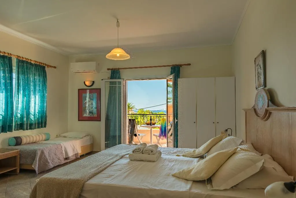 STUDIO CAPACITY 3 Room, Sotiris Apartments, Kefallinia