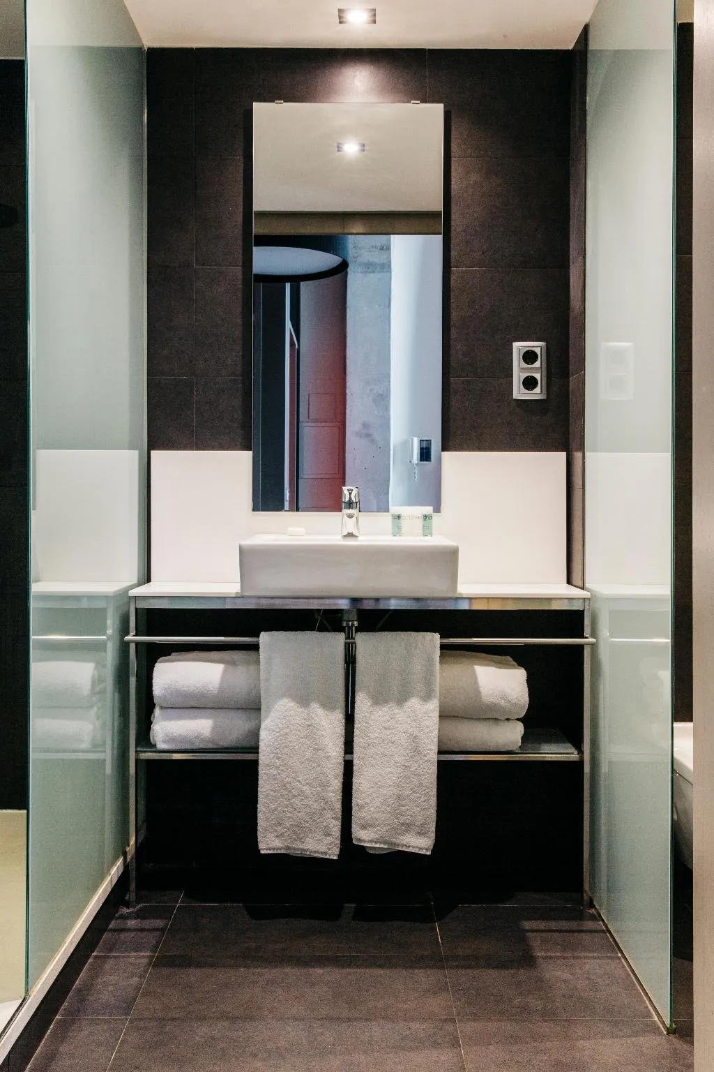 APARTMENT DELUXE CAPACITY 4 Room, Barcelona Apartment Republica, Barcelona