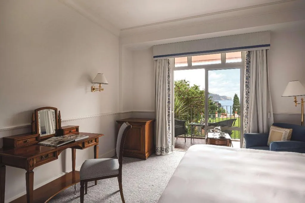 Room SUPERIOR Room, Reid's Palace, A Belmond Hotel, Madeira, Madeira