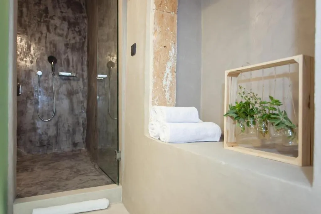 Room, Chania Inn, Crete