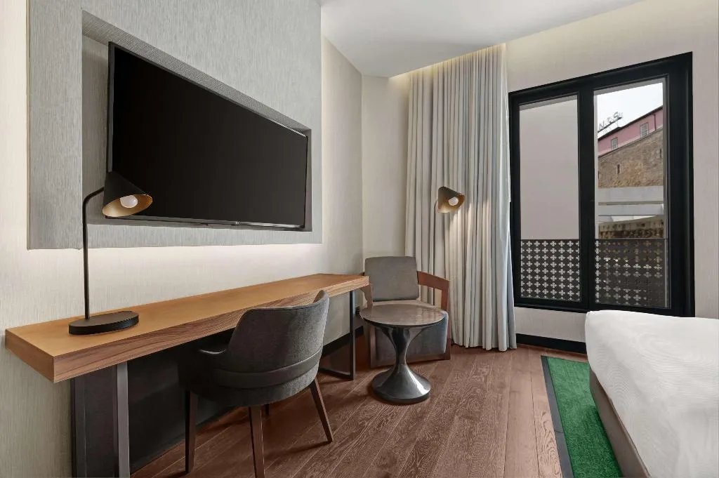 DOUBLE DELUXE WITH TERRACE Room, Hilton Porto Gaia, Porto