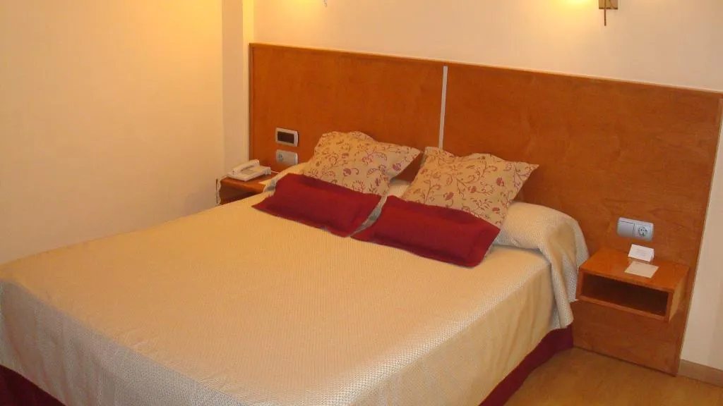 DOUBLE ONE BED Room, Alfonso VIII, Madrid