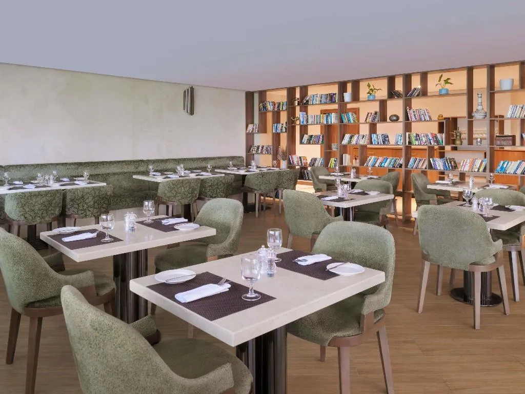 Restaurant, Movenpick Hotel Apartments Downtown Dubai, Dubai