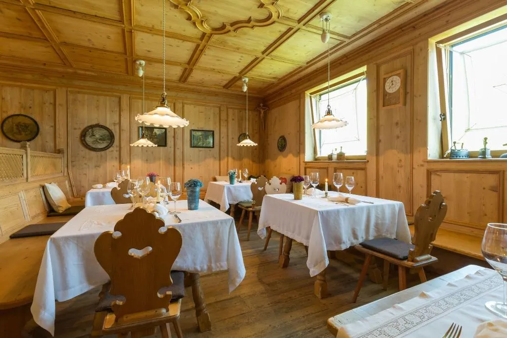 Restaurant, Lac Salin Spa & Mountain Resort, Milan
