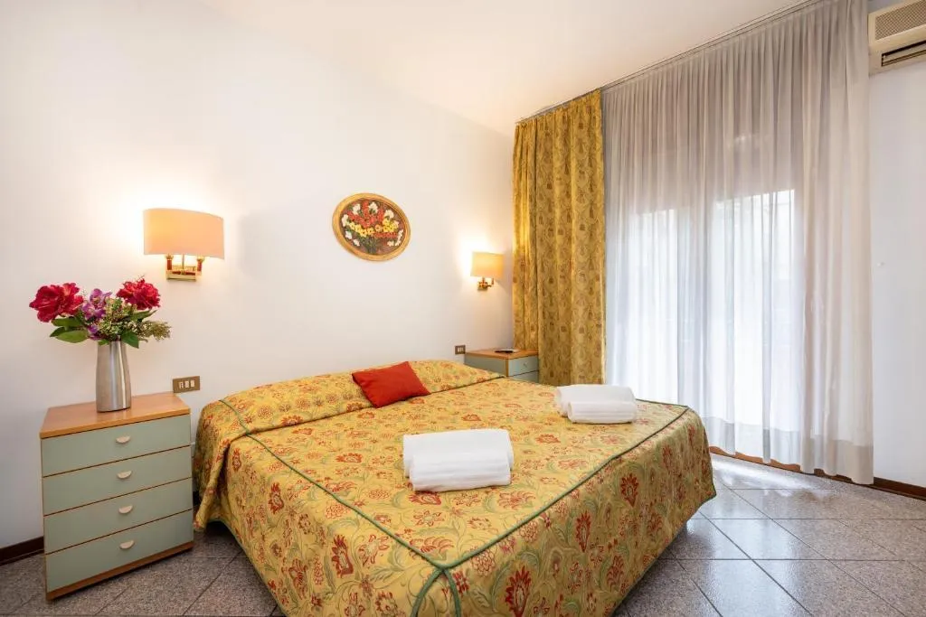 TRIPLE CLASSIC Room, Camelia Rooms Venice, Venice