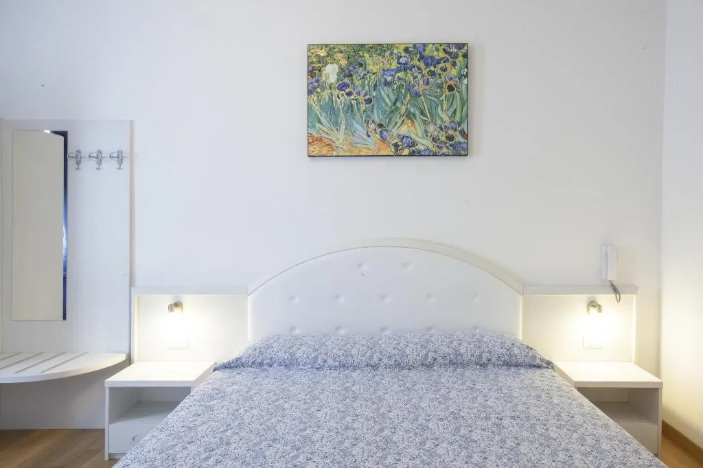 Room, Albergo Amalfi Milano, Milan