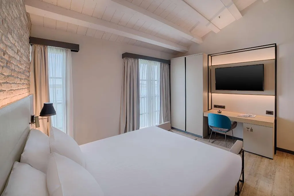 Room, NH Collection Venezia Murano Villa, Venice
