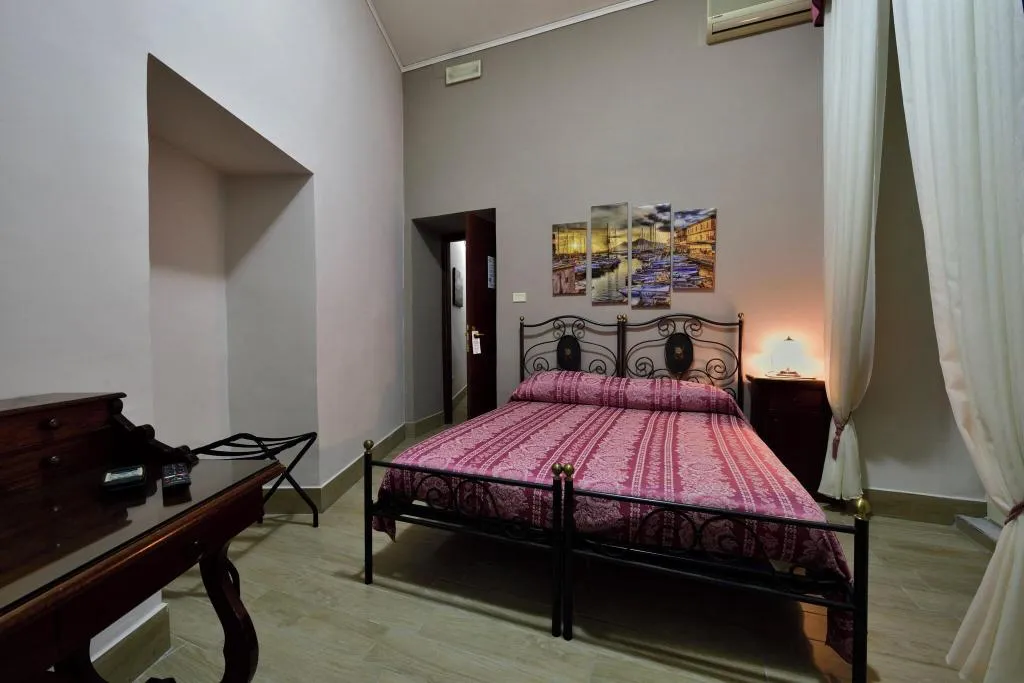 Room, Soggiorno Paradiso Due, Naples