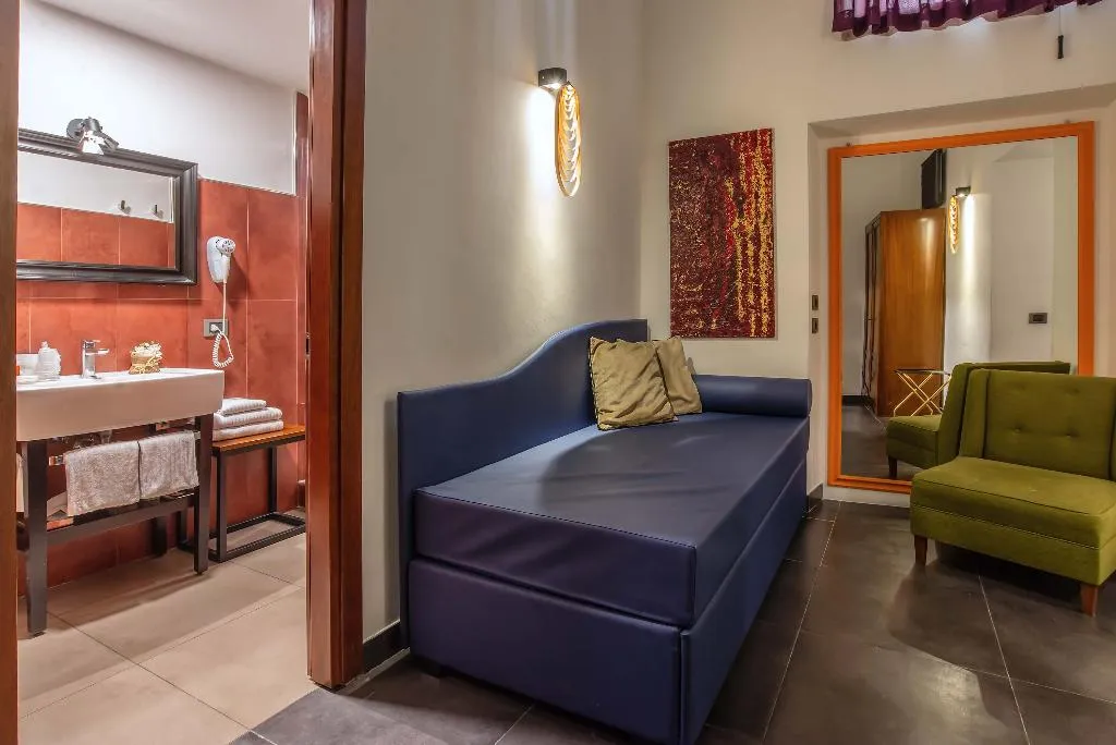 QUADRUPLE STANDARD Room, Navona Colors Hotel, Rome