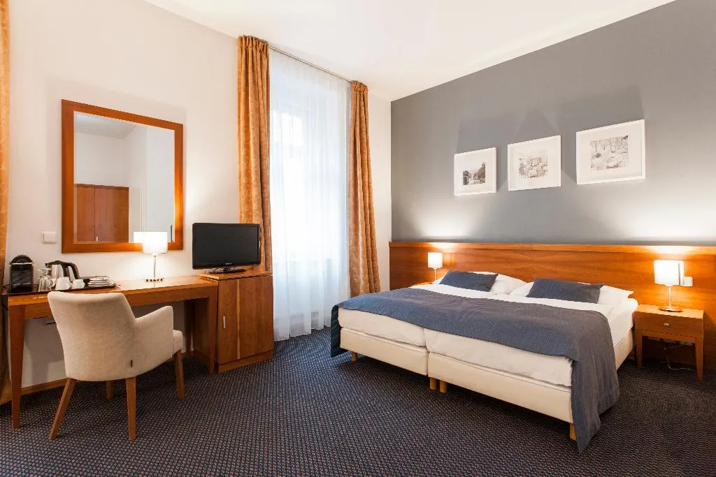 DOUBLE DELUXE Room, Hotel Carol, Prague