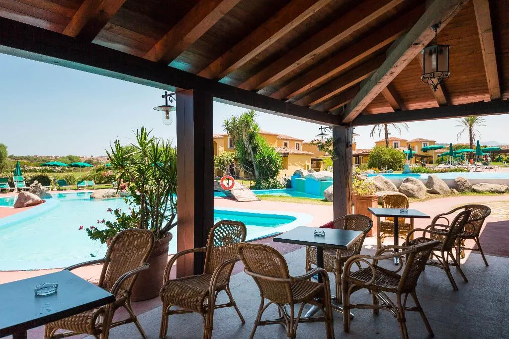 Bar, Valtur Sardegna Baia Dei Pini Resort, Olbia