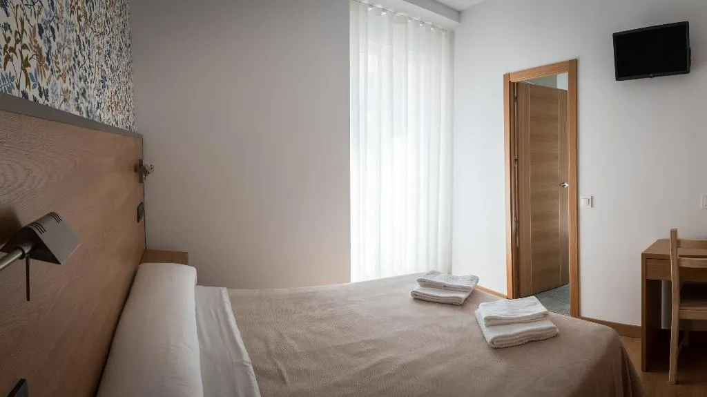 DOUBLE STANDARD Room, San Antonio, Madrid
