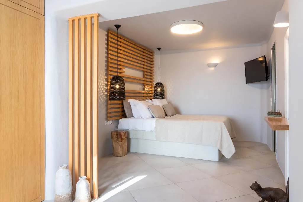 JUNIOR SUITE STANDARD Room, Sun Rocks Boutique Hotel | Caldera View Suites, Santorini