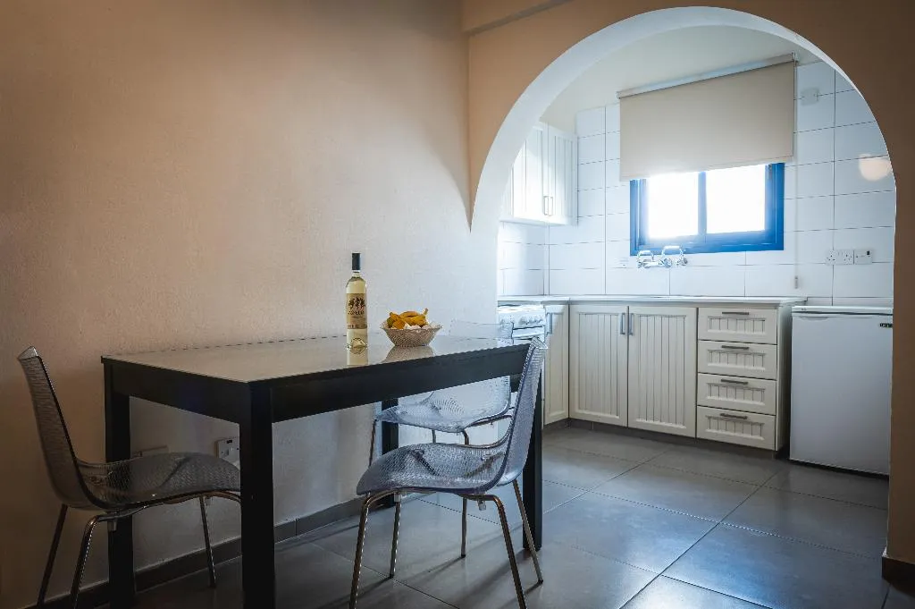 STUDIO SUPERIOR Room, Kefalos Damon Hotel Apts, Cyprus