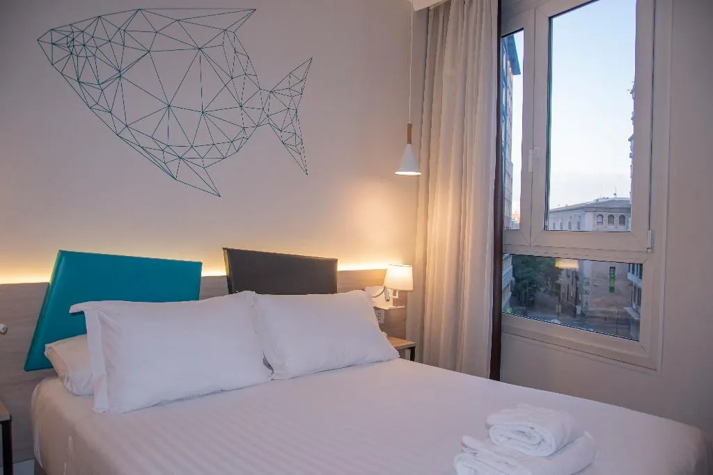 Room, Mediterraneo, Valencia