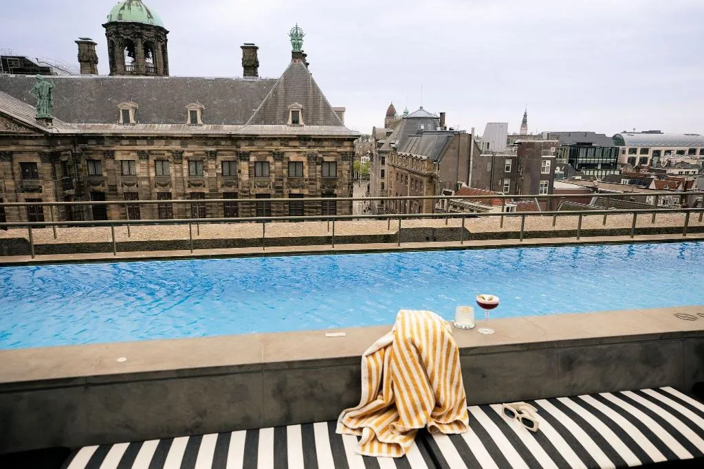 Pool, W Amsterdam, Amsterdam