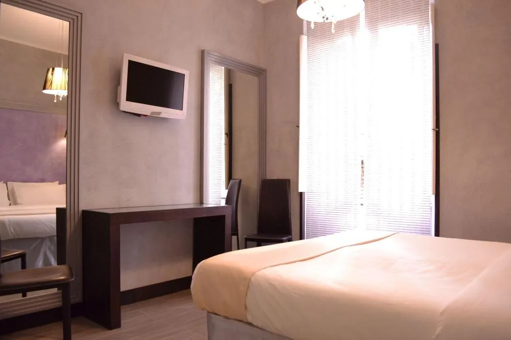 Room, Tiburtina House, Rome