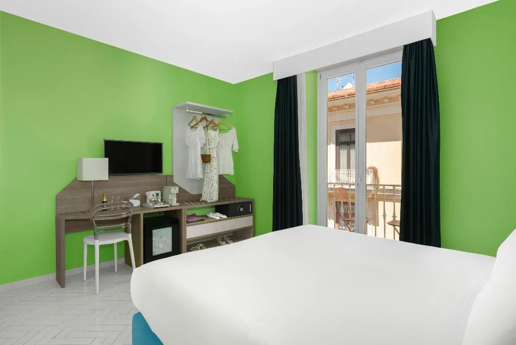 Double or Twin DELUXE CITY VIEW Room, Palazzo Tasso, Naples